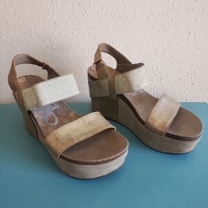 OTBT Bushnell Wedge Sandals 7.5M Metallic Gold Bronze Cork 3.5" Leather Platform